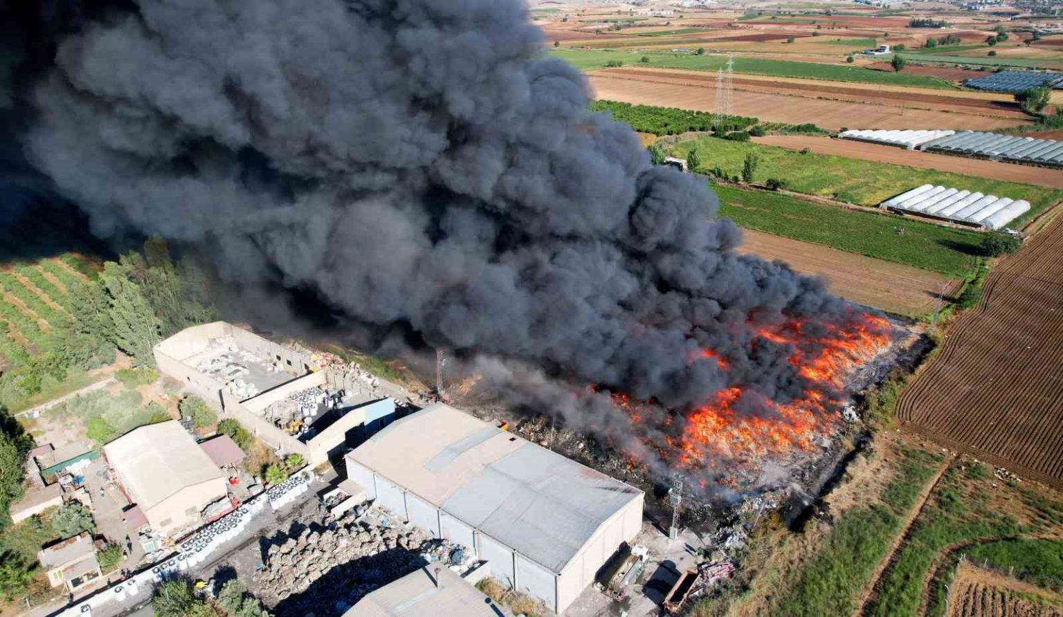 uzmani-uyardi-hava-kirliligi-meme-kanserini-arttiriyor