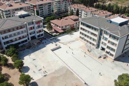 vali-aksoy-yazlik-konutu-satti-mahalle-ilkokula-kavustu