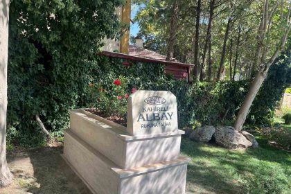 yol-ortasindaki-mezar-yeni-yerine-tasindi