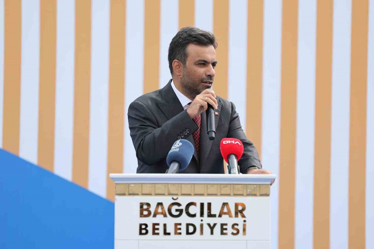 4-bagcilar-kitap-fuari-kitapseverlere-kapilarini-acti