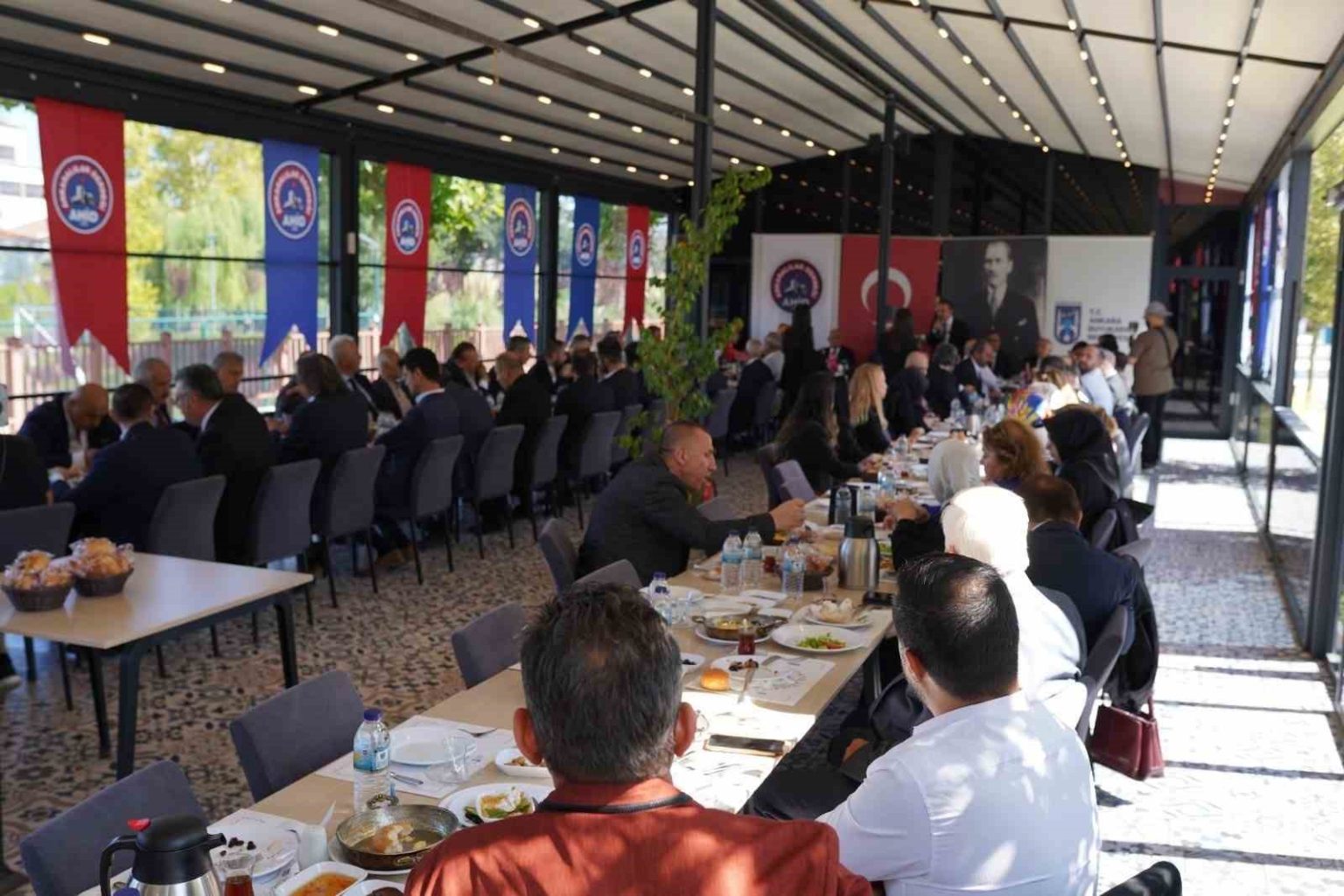 ahid-yonetimi-genel-kurulun-ardindan-ilk-toplantisini-yapti