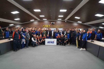 ak-parti-kayseri-teskilati-afadda-genel-durum-degerlendirme-toplantisina-katildi