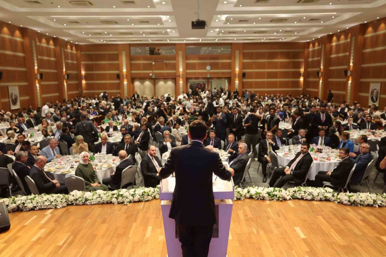 ak-partiden-istanbulun-39-ilcesinde-bin-700-program