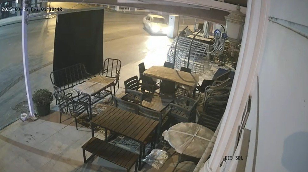 antalyada-dikkatsiz-surucunun-kaza-ani-kamerada