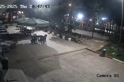 antalyaya-gokten-buz-kutlesi-dustu