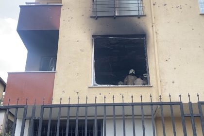 atasehirde-5-katli-binada-cikan-yangin-panige-neden-oldu
