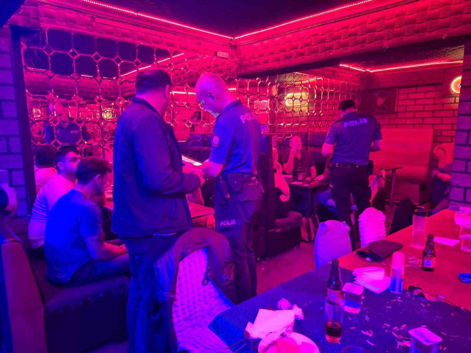 balikesirde-huzur-operasyonun-da-5-aranan-sahis-yakalandi