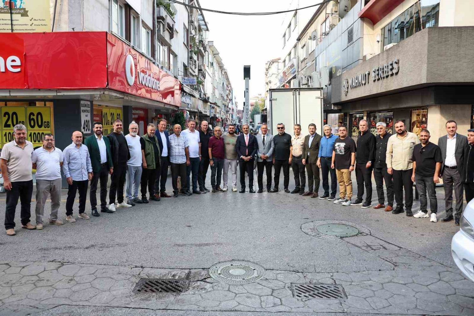baskan-alemdar-sehrimizin-hafizasi-olan-esnaflarimizla-bir-ve-beraber-olmaya-devam-edecegiz