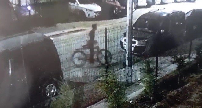 caldigi-bisikletle-kablo-calan-zanli-kamerada