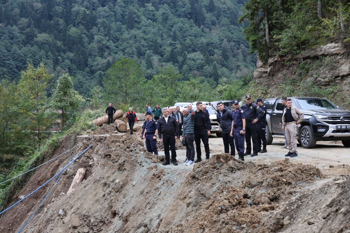 camili-yolu-yeniden-ulasima-acildi-vali-ergun-sahada-inceleme-yapti