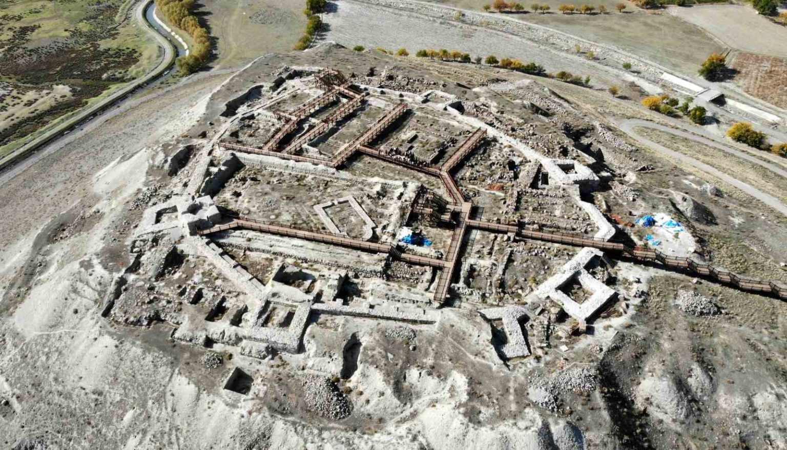 dogu-anadolu-bolgesinde-gorulmesi-gereken-antik-kentler