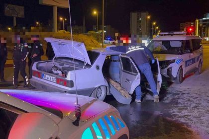 dur-ihtarina-uymayan-otomobil-surucusu-polis-otosuna-carpti-2-polis-memuru-yarali