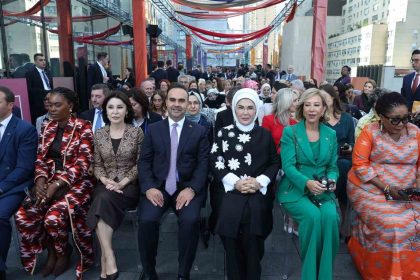 ehramin-zarafeti-ve-anadolunun-zenginligi-new-yorka-tasindi