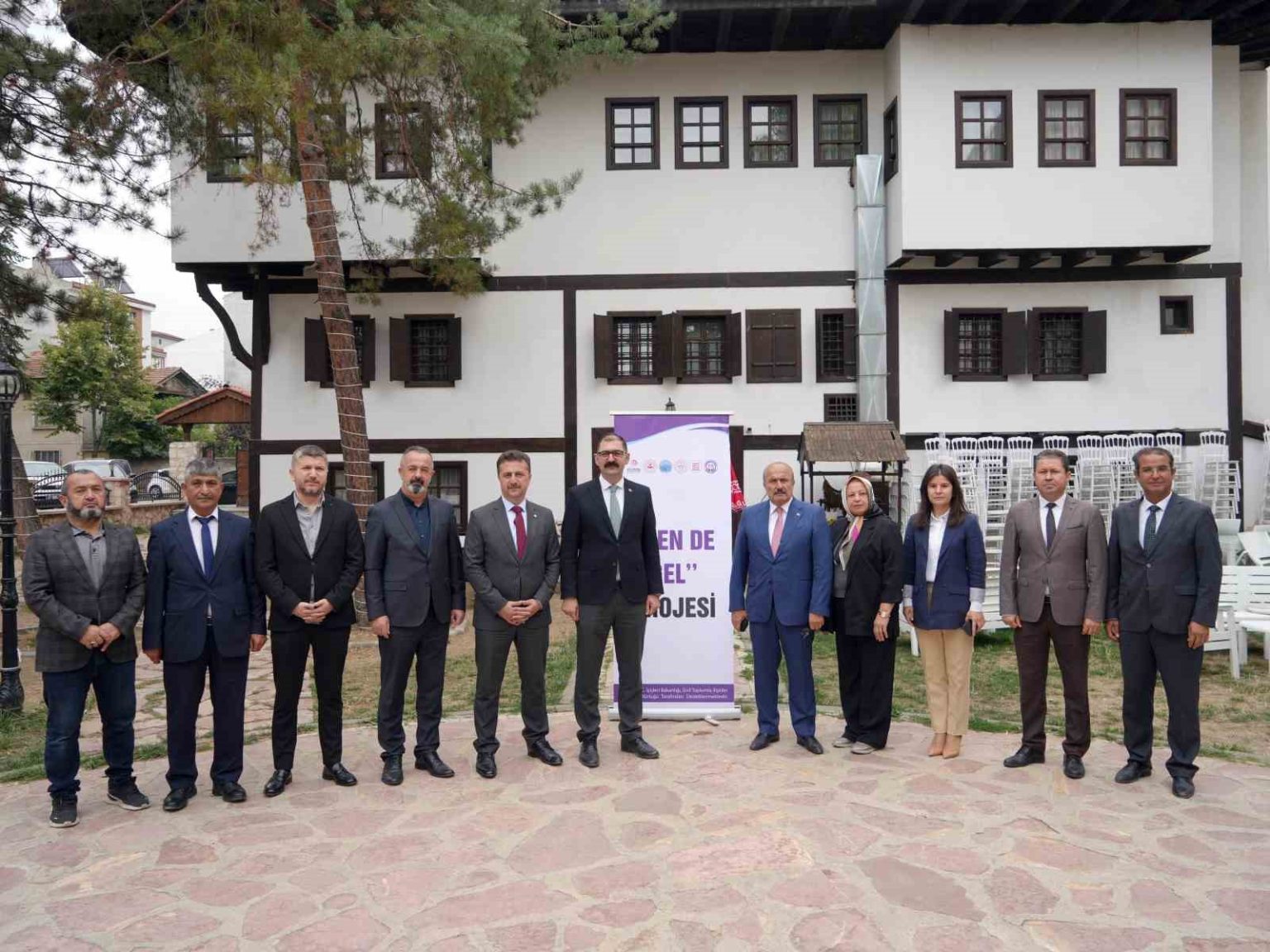 engelli-ve-ozel-bireyler-ile-aileleri-bu-projeyle-sosyallesiyor