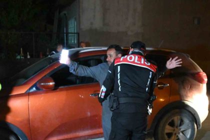 eskisehirde-51-polis-ile-yapilan-denetimde-395-sahis-ve-157-arac-sorgulandi