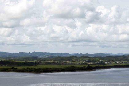 guney-kore-deniz-sinirini-gecen-kuzey-kore-gemisine-uyari-atesi-acti