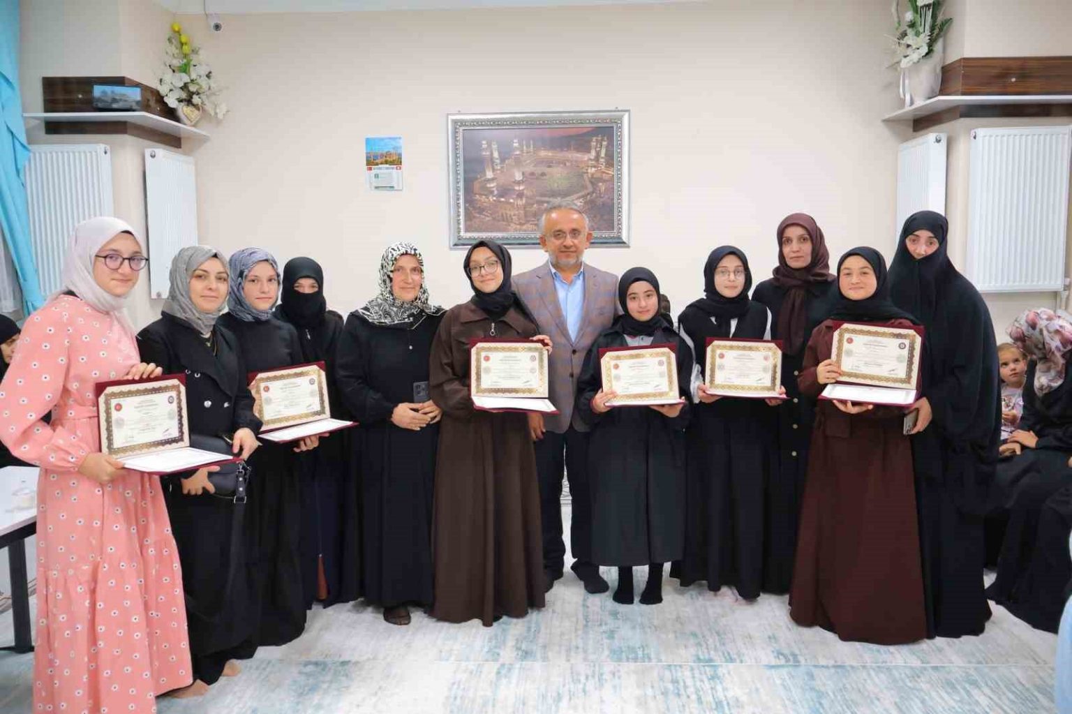 hafizlar-belgelerine-kavustu