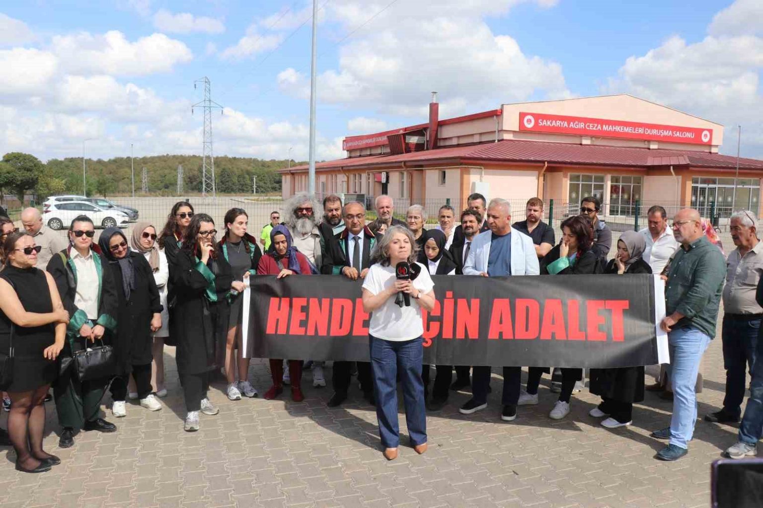 havai-fisek-fabrikasindaki-patlama-davasinda-fabrika-sahibinin-tahliyesine-olenlerin-yakinlarindan-tepki