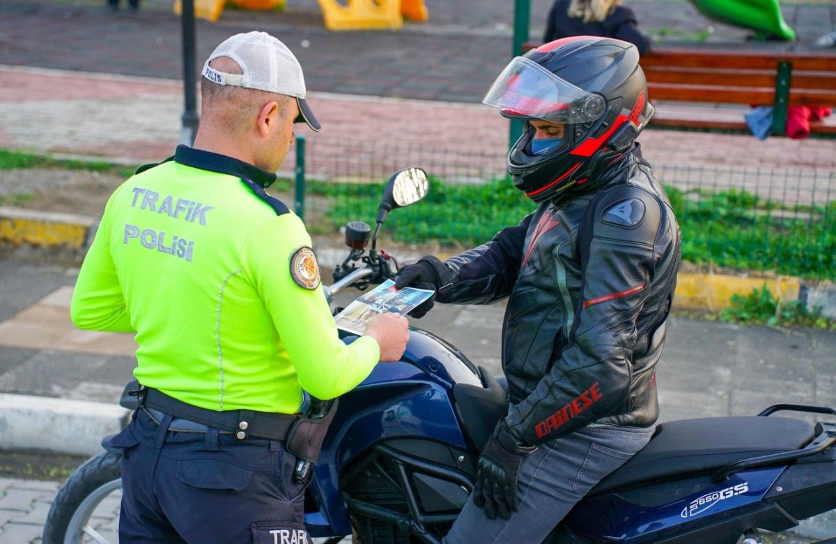 igdirda-bir-haftada-5-bin-668-arac-denetlendi