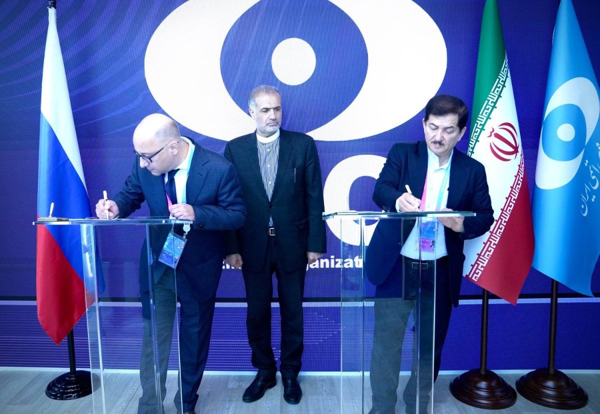 iran-ve-rusyadan-25-milyar-dolarlik-nukleer-santral-anlasmasi