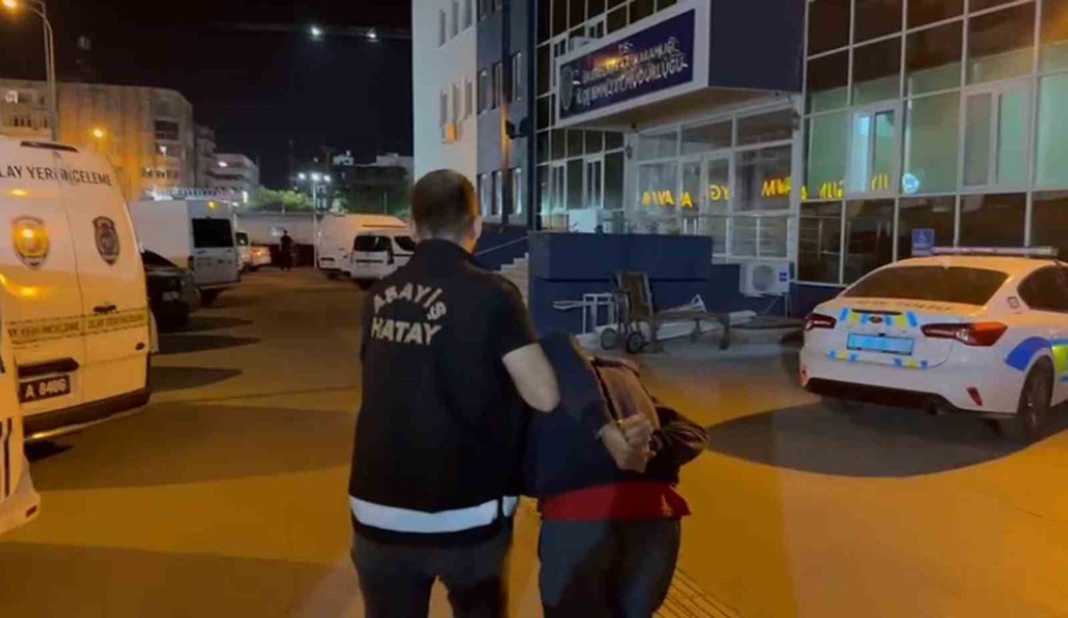 iskenderunda-yakalanan-dolandiricilik-suphelisi-tutuklandi