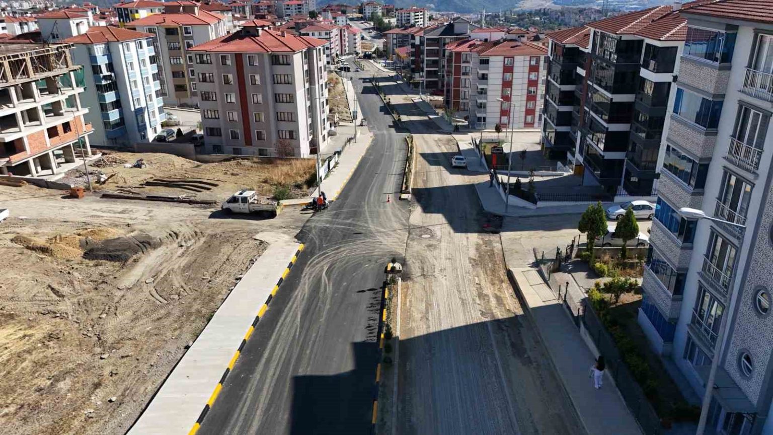 karabuk-belediyesinin-yol-ve-kaldirim-calismasi-devam-ediyor