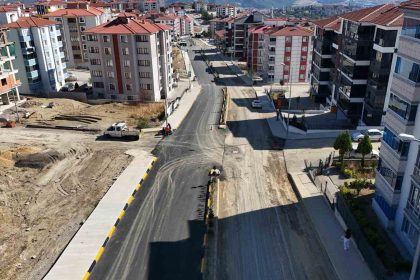 karabuk-belediyesinin-yol-ve-kaldirim-calismasi-devam-ediyor