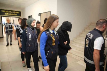 kocaeli-merkezli-16-ilde-dolandiricilik-operasyonu-24-tutuklama