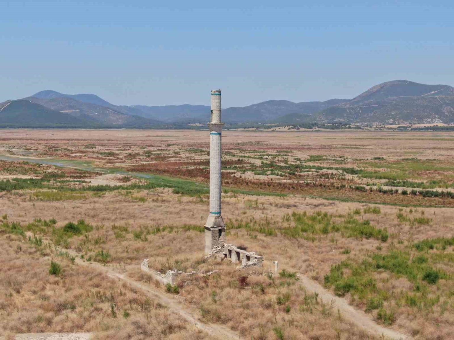 kuraklik-izmiri-vurdu-tahtali-barajinda-su-dip-seviyede