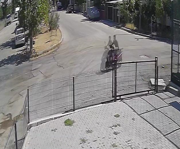 liselinin-telefonunu-kapkac-yontemiyle-caldi-yakalanip-tutuklandi