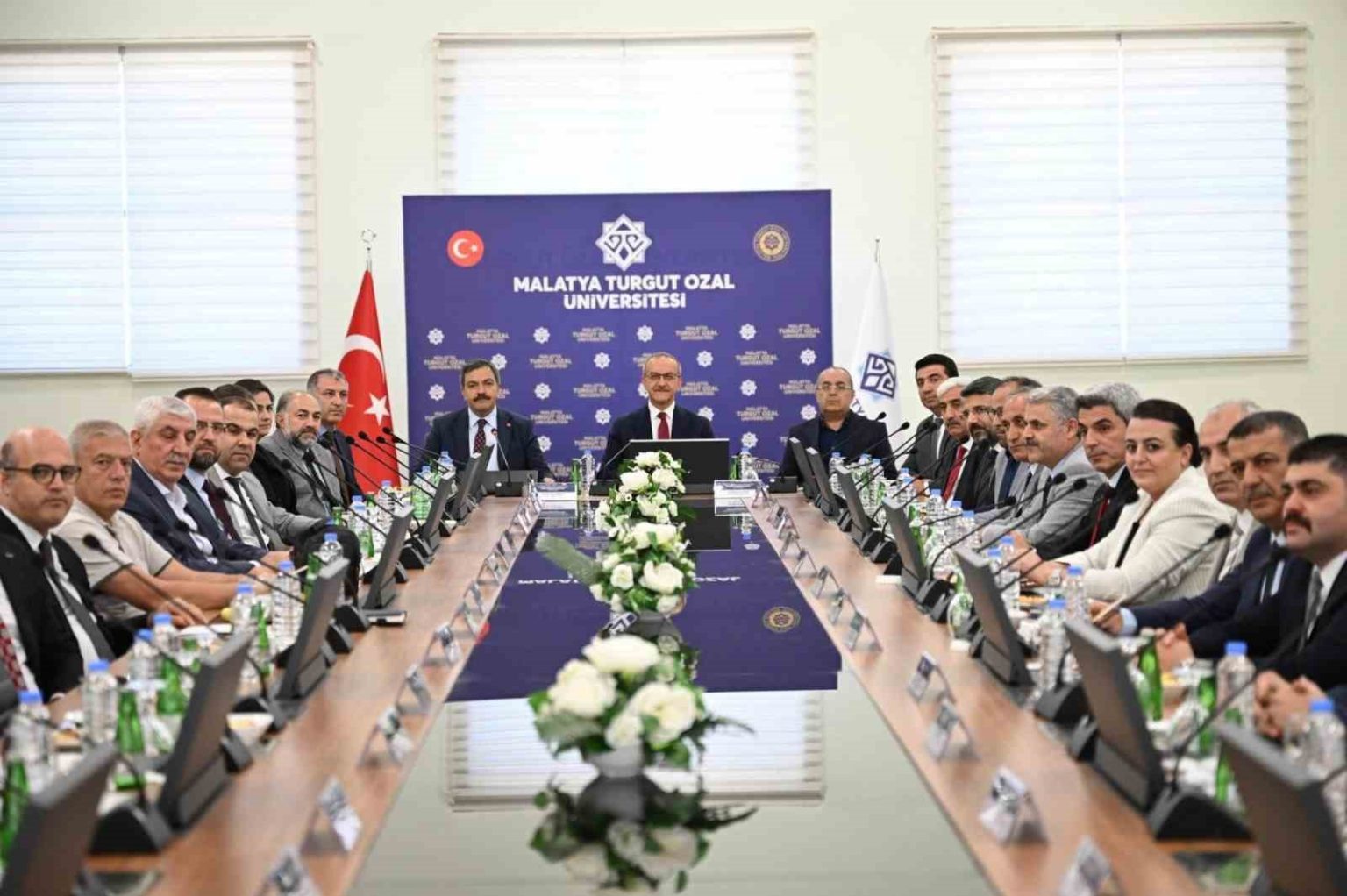 malatya-valisi-yavuz-mtu-akademik-calismalari-ve-uluslararasi-listelerdeki-yeriyle-dikkat-cekmektedir