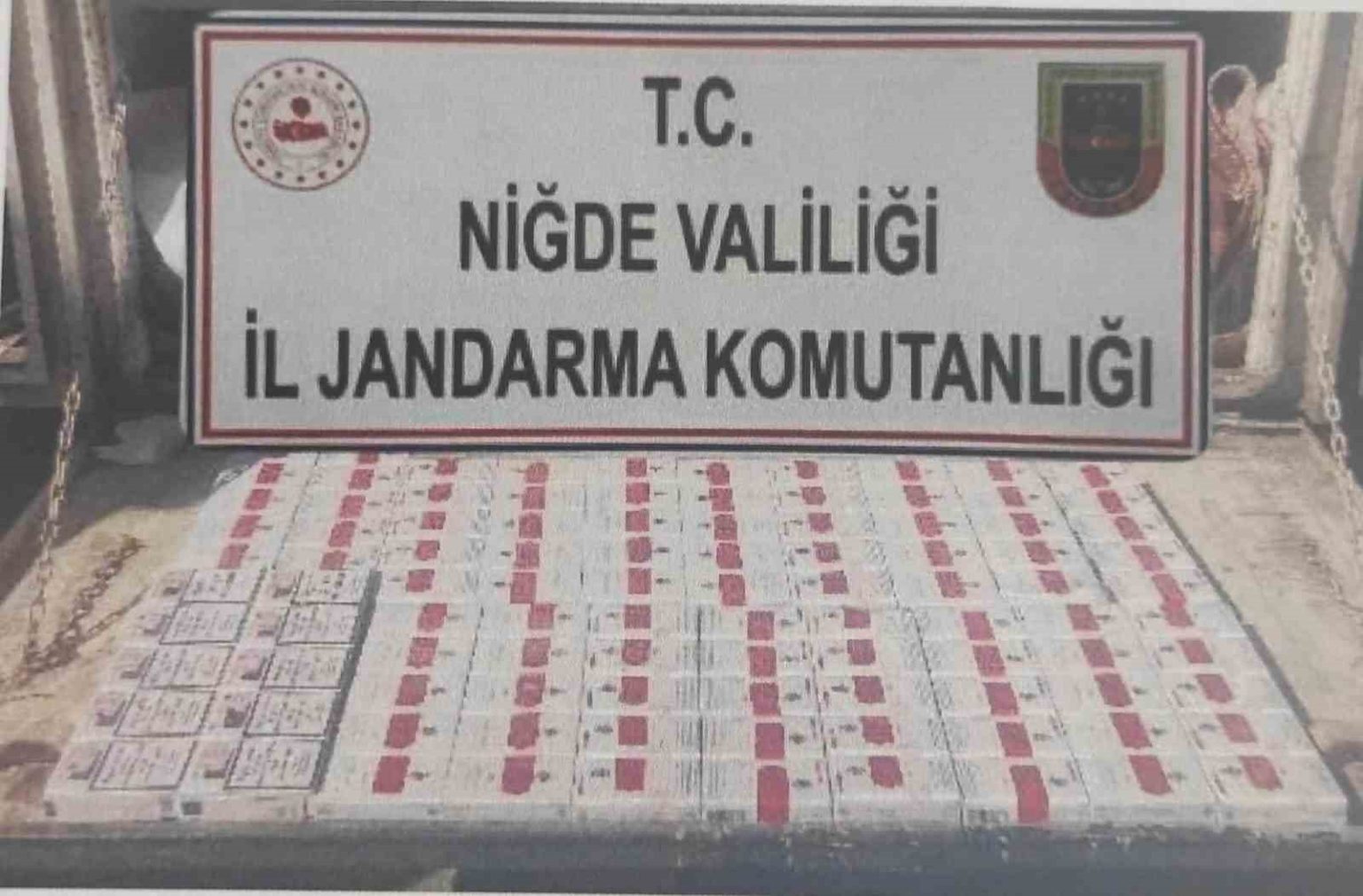 nigdede-yol-kontrolunde-370-paket-kacak-sigara-ele-gecirildi