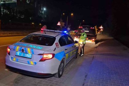 polisi-goren-kacmaya-calisti