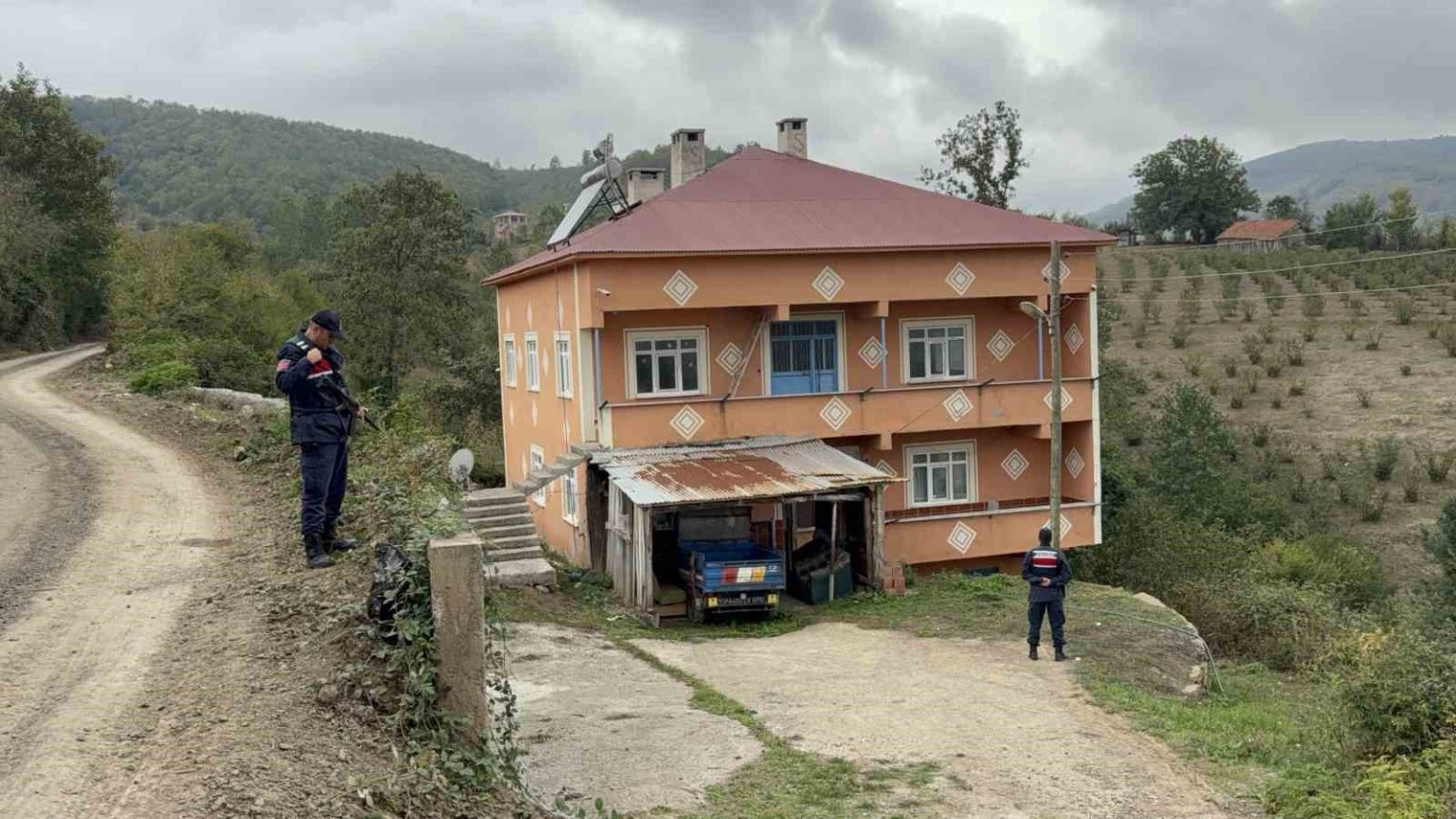 samsunda-kan-donduran-cinayet-esini-bardakla-oldurdu-jandarmaya-alkollu-yakalaninca-cinayet-ortaya-cikti