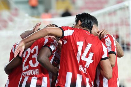 sivasspor-serik-spor-macinin-gelirleri-gazzeye-bagislanacak