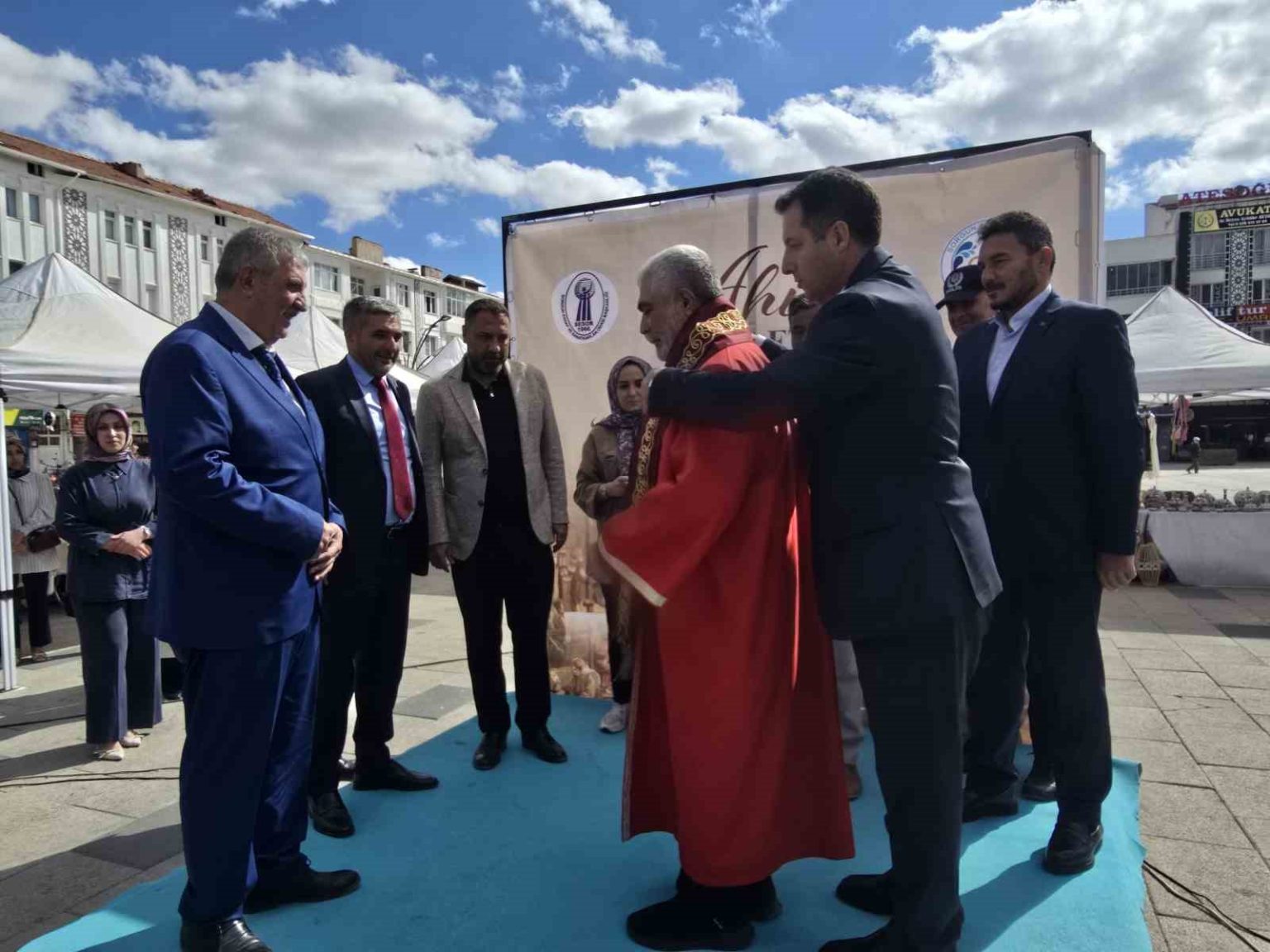 sorgunda-ahilik-haftasinda-iki-esnafa-odul