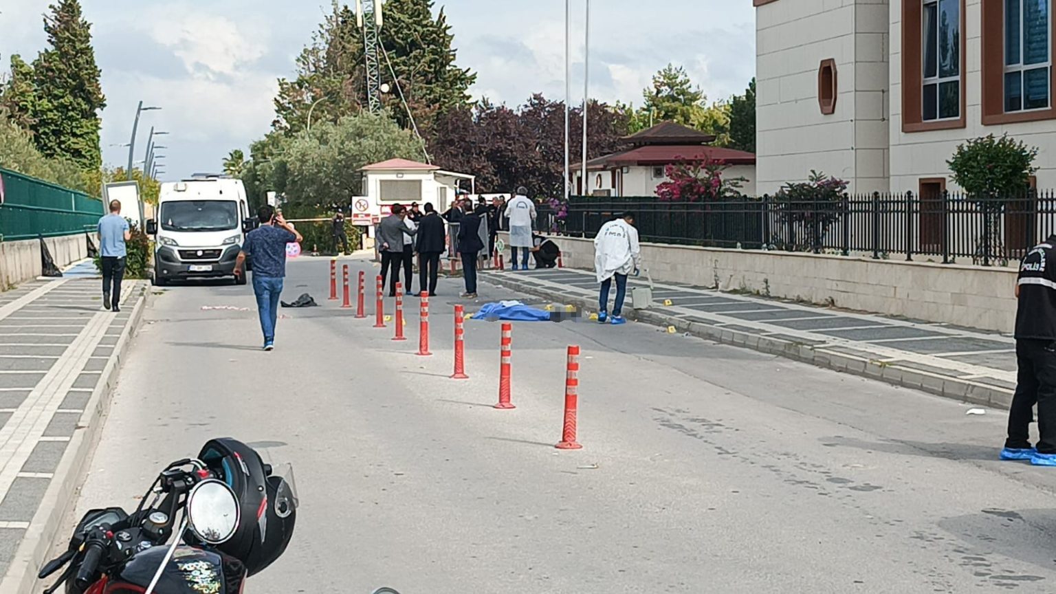 tanik-olarak-ifade-vermeye-gelirken-adliye-onunde-olduruldu