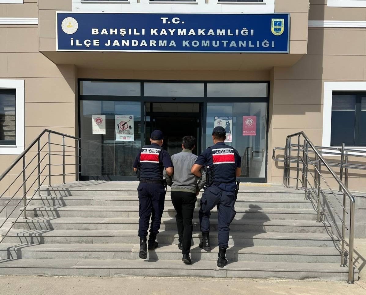 uyusturucu-sucundan-aranan-hukumlu-jandarma-ekiplerince-yakalandi