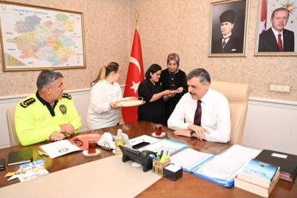 valiligin-gulleri-goreve-basladi