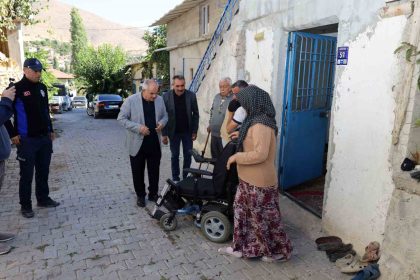 yahyali-belediyesinden-engelli-vatandasa-akulu-arac-destegi