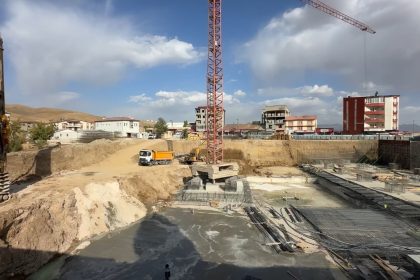 yuksekova-devlet-hastanesinin-insaat-calismalari-devam-ediyor