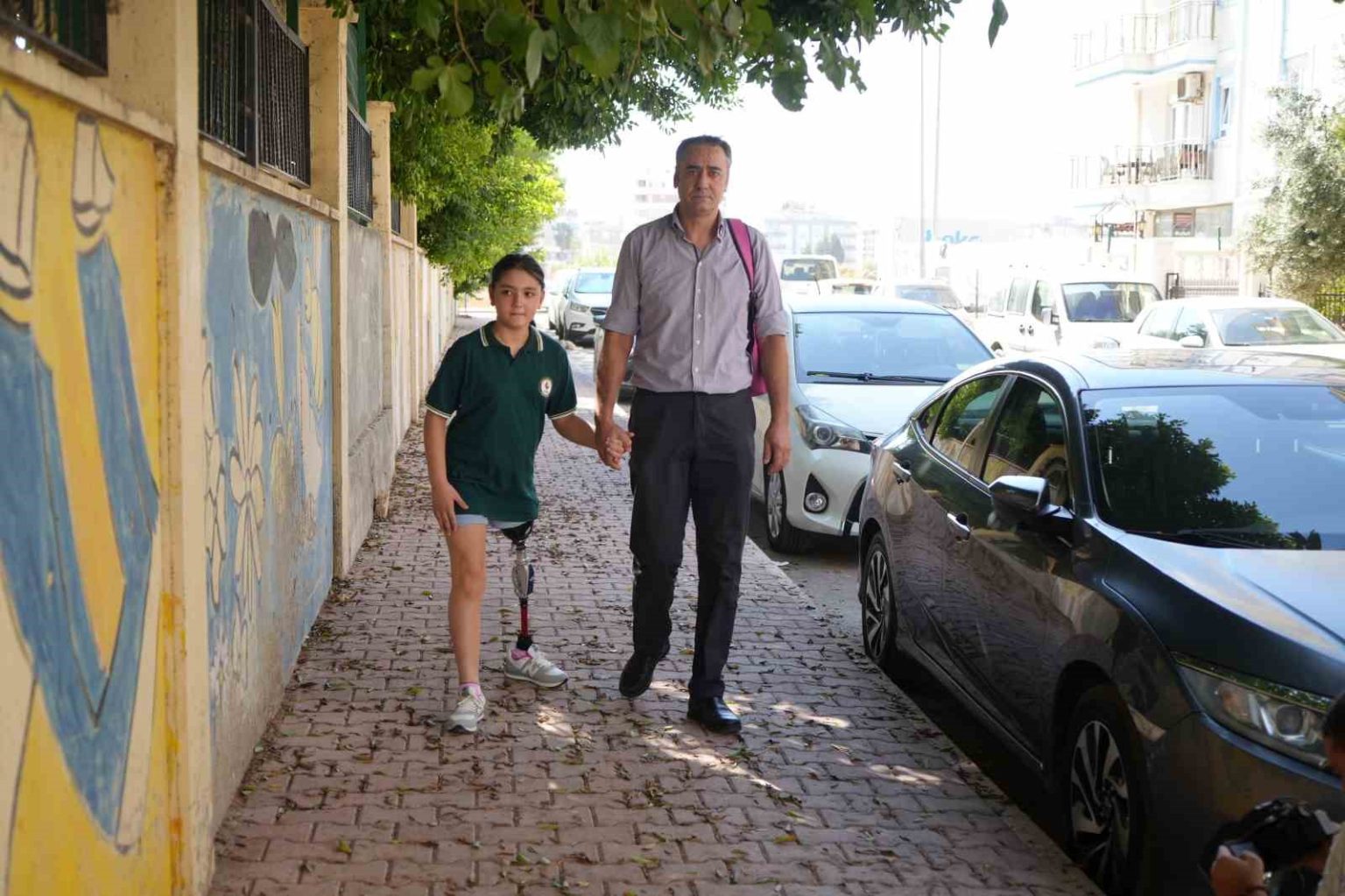 12-yasindaki-ozge-yeni-protezine-kavustu-okul-heyecani-yeniden-basladi