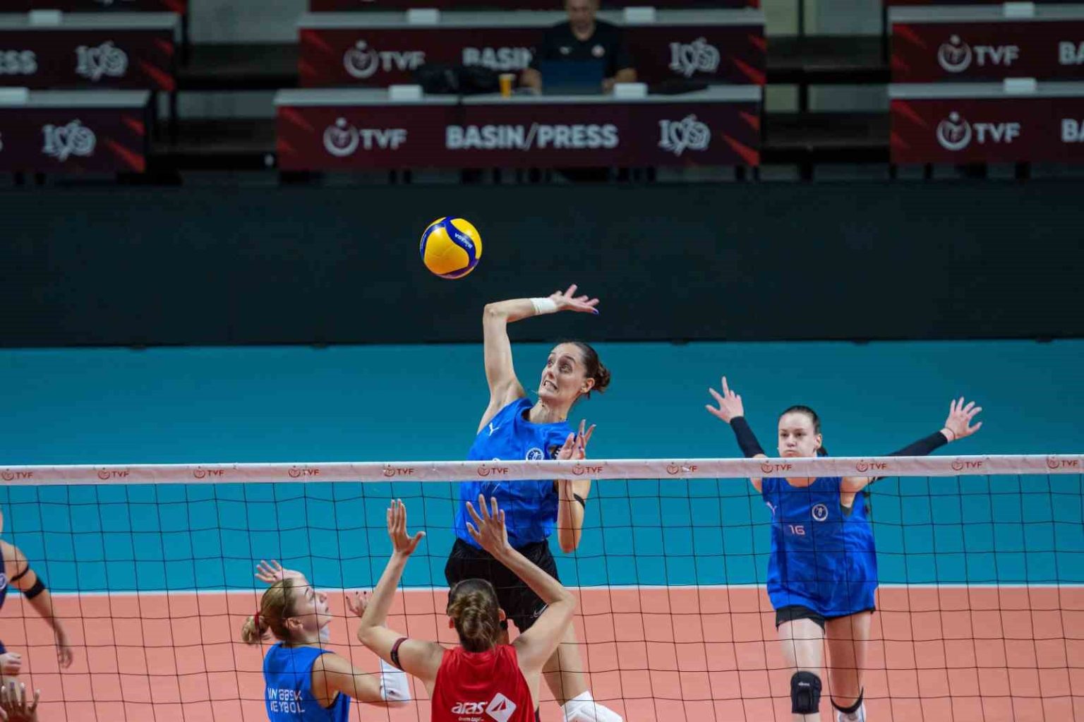 aydin-buyuksehir-belediyespor-yeni-sezon-hazirliklarina-istanbulda-devam-ediyor