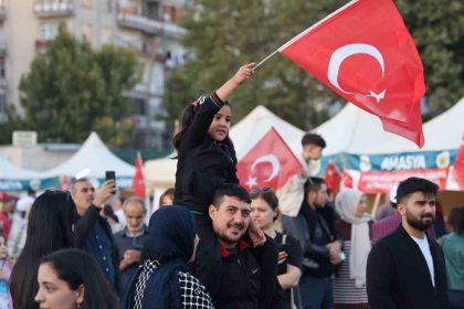 bakan-bolattan-esnafa-mujde-100-milyon-lira-kredi-pazartesi-gonderilecek