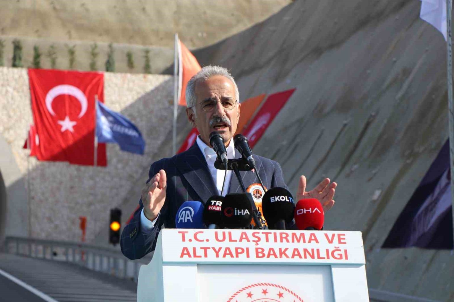 bakan-uraloglu-badal-tunelinin-kiymetini-uzun-yol-soforlerimiz-bilir