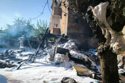 batmanda-evin-bahcesinde-yangin