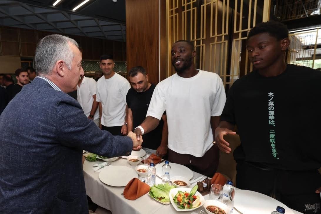 besiktas-maci-oncesi-kocaelisporlu-futbolculara-moral