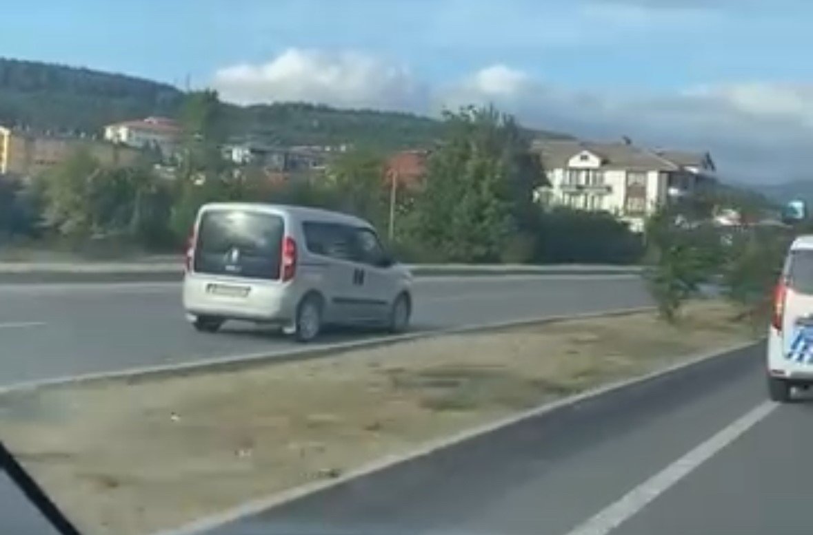 bolunun-mengen-ilcesinde-ters-seritte-tehlikeli-yolculuk