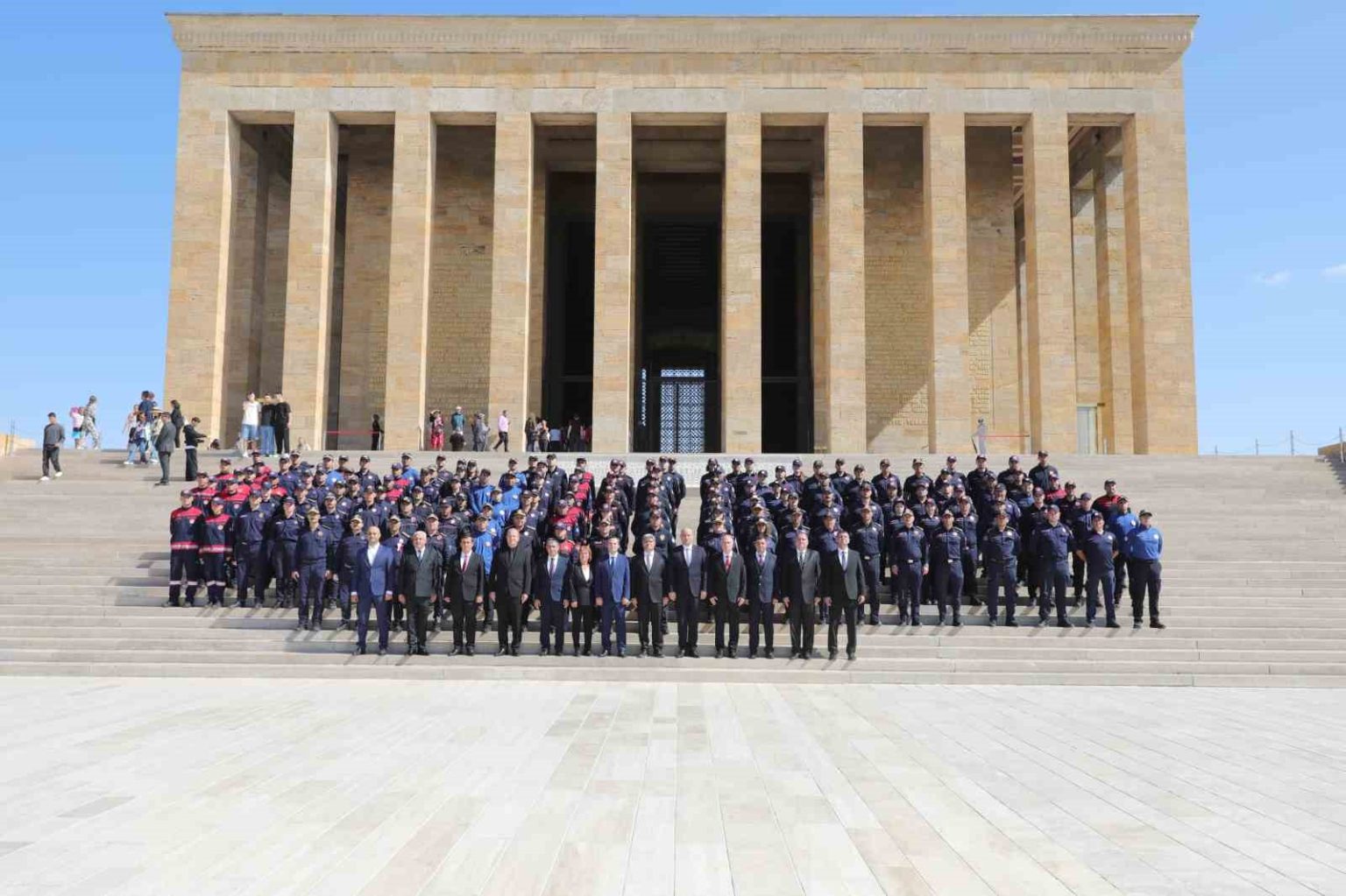 bursa-itfaiyesinden-anitkabire-ziyaret