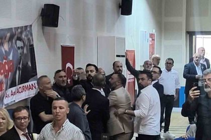 chp-kongresinde-kavga-tekme-ve-tokatlar-havada-ucustu